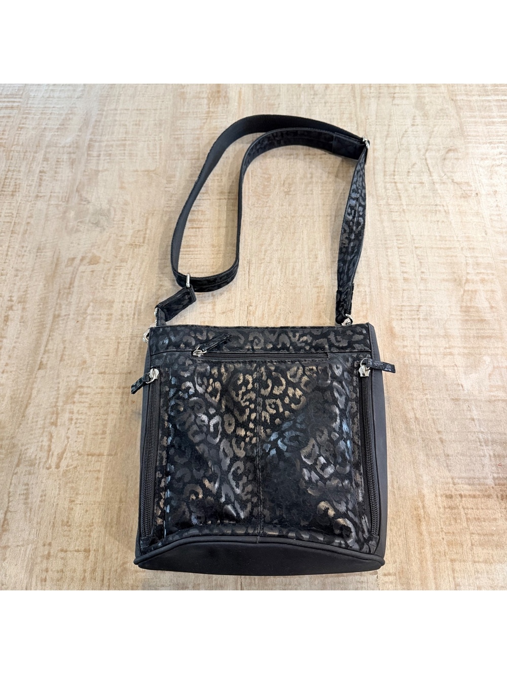 Gun Tote’n Mamas Black Metallic Leopard Concealed Carry Crossbody Purse